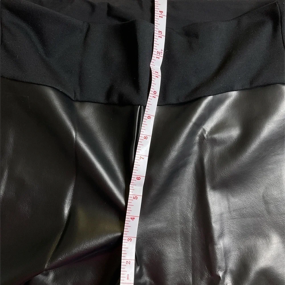 Assets by Spanx Faux leather leggings size 1x - Picture 7 of 8